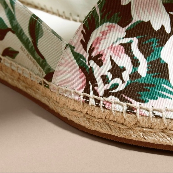 Burberry floral print canvas espadrilles - Picture 7 of 11